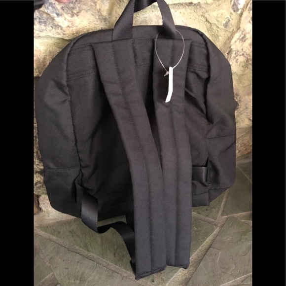 NWT PINK VS MINI BACKPACK WITH PINS - Picture 3 of 6